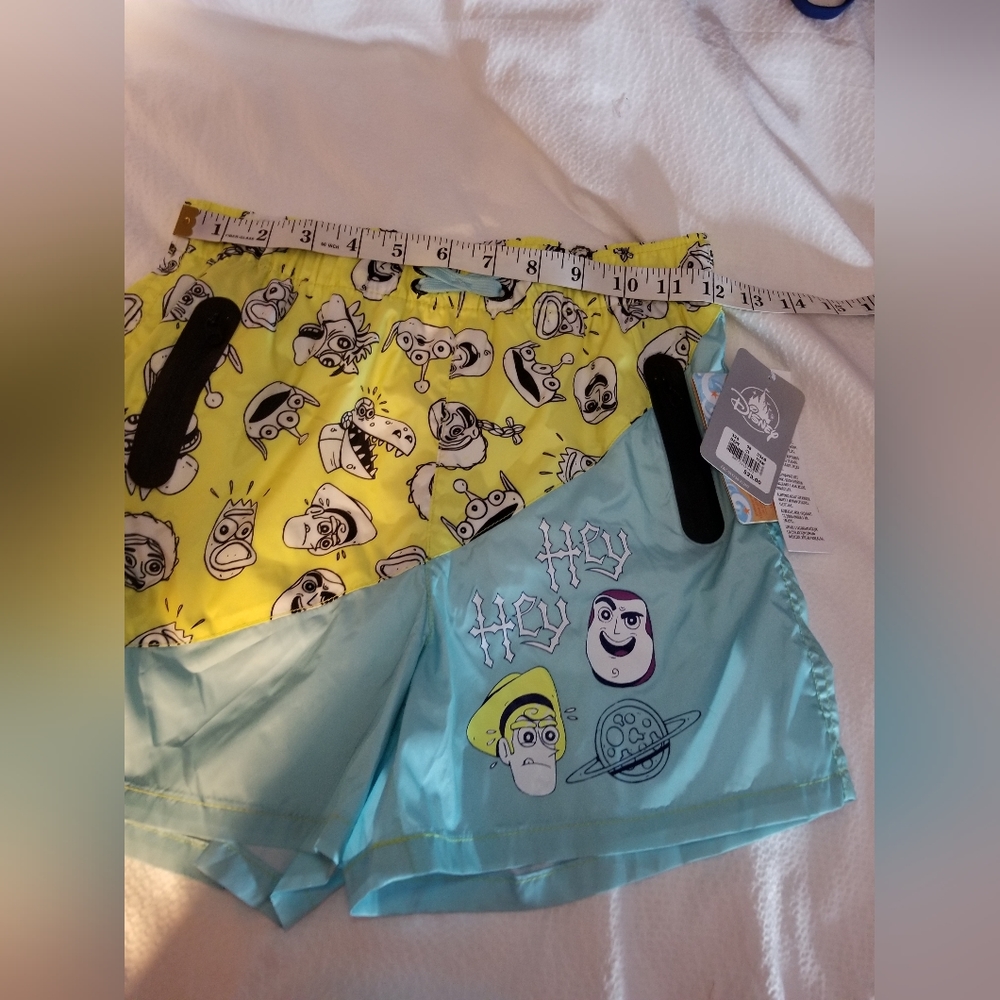 NWT AUTHETIC DISNEY SWIM TRUNK SHORTS WITH ZIPPER POCKETS 9/10 BOYS - Picture 2 of 10